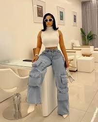 Pantalon cargo en jean.