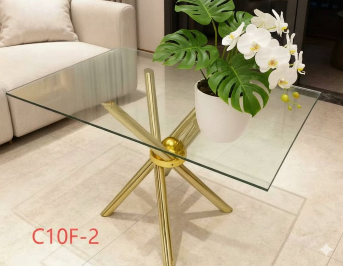 Table basse avec un plateau en verre